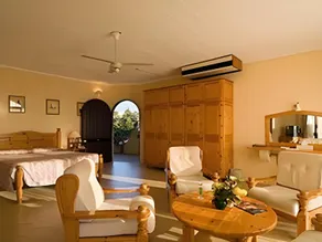 Cornucopia Hotel - Image 2