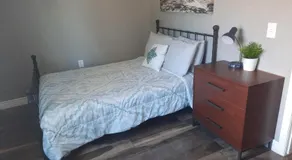 Downtown Bungalow- 2 bedroom - Image 3