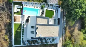 Villa 1 - Image 2