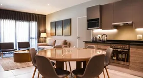 Mint Hotel Sandhurst - Image 3