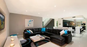 ELITE HOLIDAY HOMES - WATERFRONT SPLENDOR - Image 4