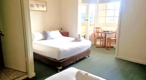 Knickerbocker Hotel - Image 2