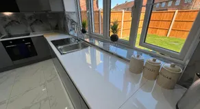 Brand New, Immaculate 3 Bed 3 Shower room House - Image 4