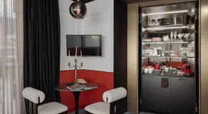 L'Amour Suite - romantic getaway - Image 3
