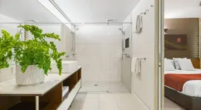 Restful rainforest retreat mins from Hastings st 9407 - Image 2