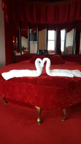 New Relax Inn Bridgeview - Image 2