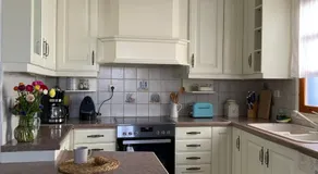 Mediterranean Cottage - Image 5