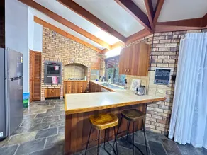 Cosy mountain hideaway in Brisbane - Image 5
