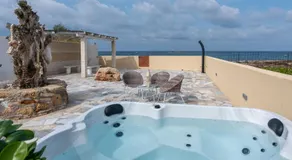 Sandy Steps Beachfront Apartments - Image 3
