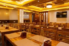 Regal Retreat Inn - Image 4