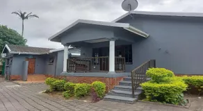 Nomusa's Bed and Breakfast - Image 3