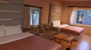 In Bali Inn - Image 2