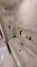 Stylish, Modern 3 bedroom house, free parking x 2 - Image 3
