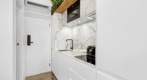 Brick Lane Base - Image 2