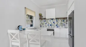 Classic Holiday House - Image 4