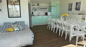 Beach Cabin - Image 2