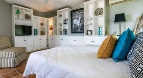 Luxury Five-Bedroom Oasis in Playa Flamingo with a Private Pool and Stylish Decor - Image 2