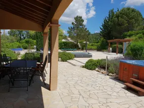 Geräumige Villa mit Pool in Montbrun - Image 4