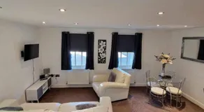 5 Laurel Court - Image 3
