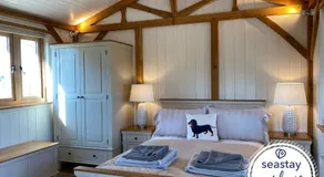 Gate House Lodge on a working farm inc EV Charger - Image 2