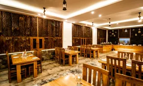 LA Riqueza Kanatal - Enjoy Evening Time on Beautiful Rooftop Terrace Restaurant viewing the Gangotri Mountains & Himalayas - Image 4