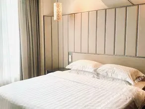 Plutocrat Hotel - Image 2