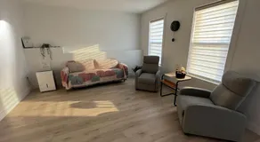 Private Spacious Walkout Suite Near Downtown - Image 2