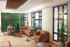 K Grandeur Hotels- South Railway Station - Image 4