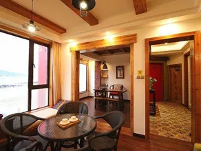 Old Wharf Guesthouse - Image 3