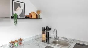 Chic 1 Bed Studio Retreat in West Bridgford - Image 5
