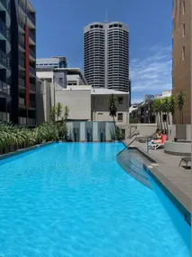 ARENA RESORT STYLE EXEC FREE NETFLIX WIFI WINE - Image 3