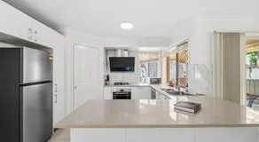 4BR House close to Sunnybank, QEII hospital,Griffith Nathan,Nissan Arena - Image 5