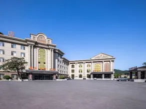 Longyuan Holiday Hot Spring Hotel - Image 5