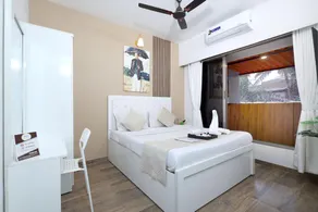 Airport Stopover | Comfy 1BHK in MIDC Andheri East - Image 2