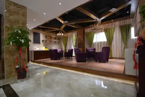 Oak Hill Hotel (South Street Branch) - Image 4