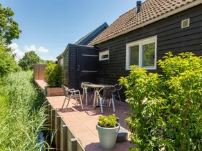 Holiday Home in Zeeland with Romantic Terrace - Image 4