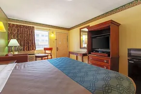 Rodeway Inn Waco - Image 4