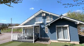 Holiday House Green Garden - Image 3