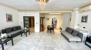 Central Park Apartments - Image 2