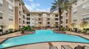 Lux Mid-Rise Walking Distance to NRG Stadium - Image 2