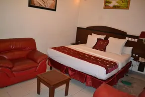Le Luxtral Hôtel - Image 2