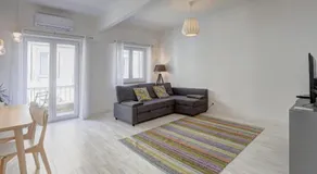 Mouraria House Central and Quiet with a Balcony - Image 2