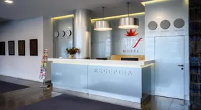 Hotel Lux - Image 5