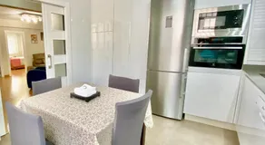 Apartamento con Parking Gratis en el Centro, 2 dormitorios - Image 3
