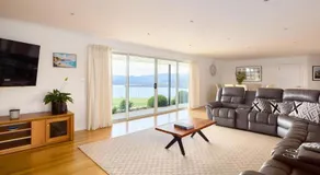 Bruny Horizon - Where the Country meets the Sea - Image 2