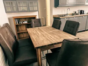 Central Lowestoft 3-Bed Flat | 2 Kings, Sleeps 5 - Image 3