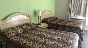 Flamingo Beach Inn - Image 5