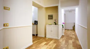 Elegant Rooms Roma - Guest House - Image 3
