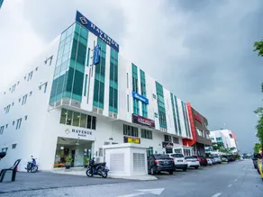Havenue Hotel - Image 2