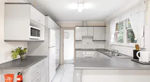 Affordable No-Frills Queen Ensuite Room in Pymble - Image 4